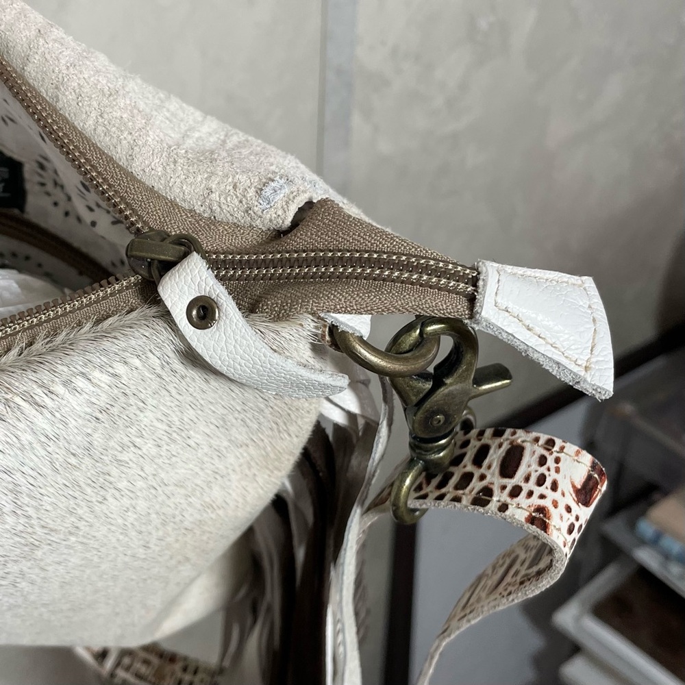 NWT Myra Bag white crossbody concealed carry purse - Picture 10 of 12